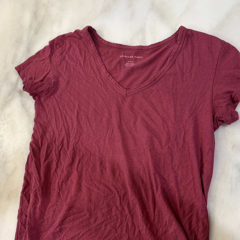 American Eagle Outfitters Maroon Short Sleeve Tee